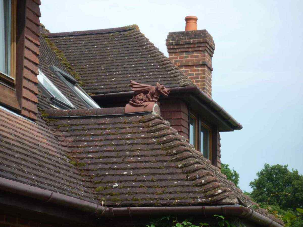 marley-colour-matched-brown-dragon-finial