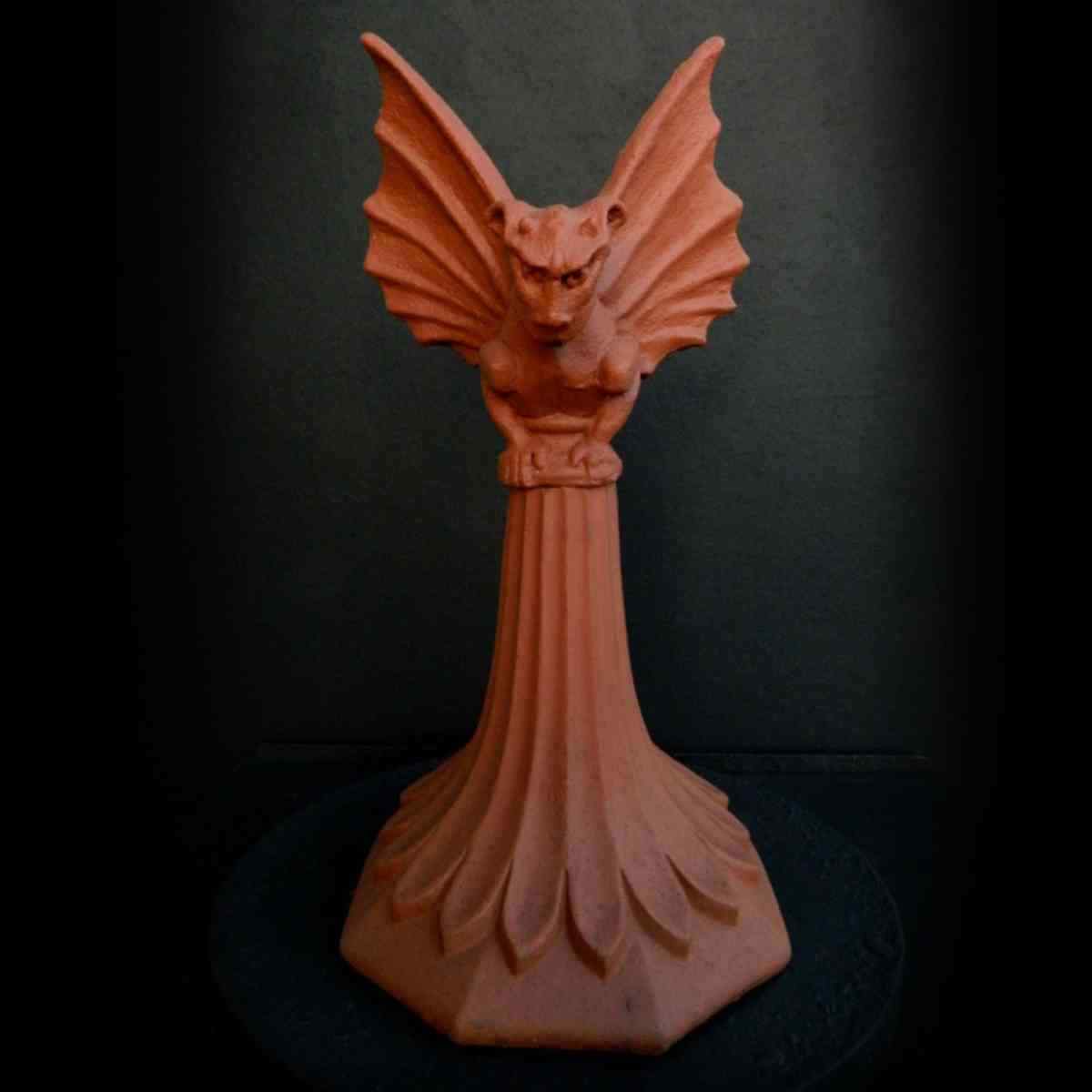 Winged_gargoyle_multi_sided_hip_end