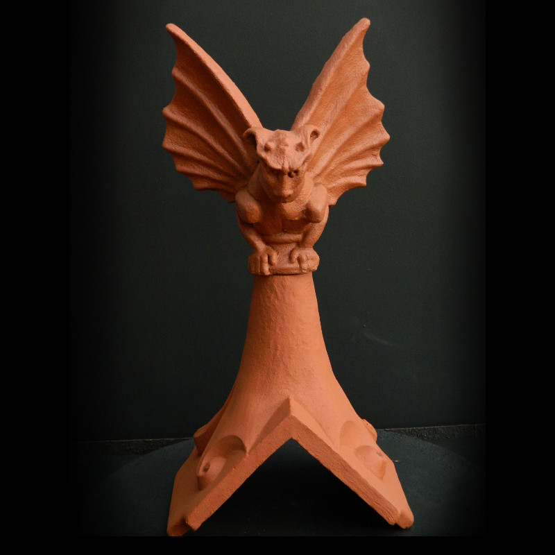 winged_gargoyle_sculpture_roof_decoration